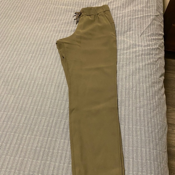 Olive Lululemon On The Fly Pants Sz4 - Picture 1 of 6